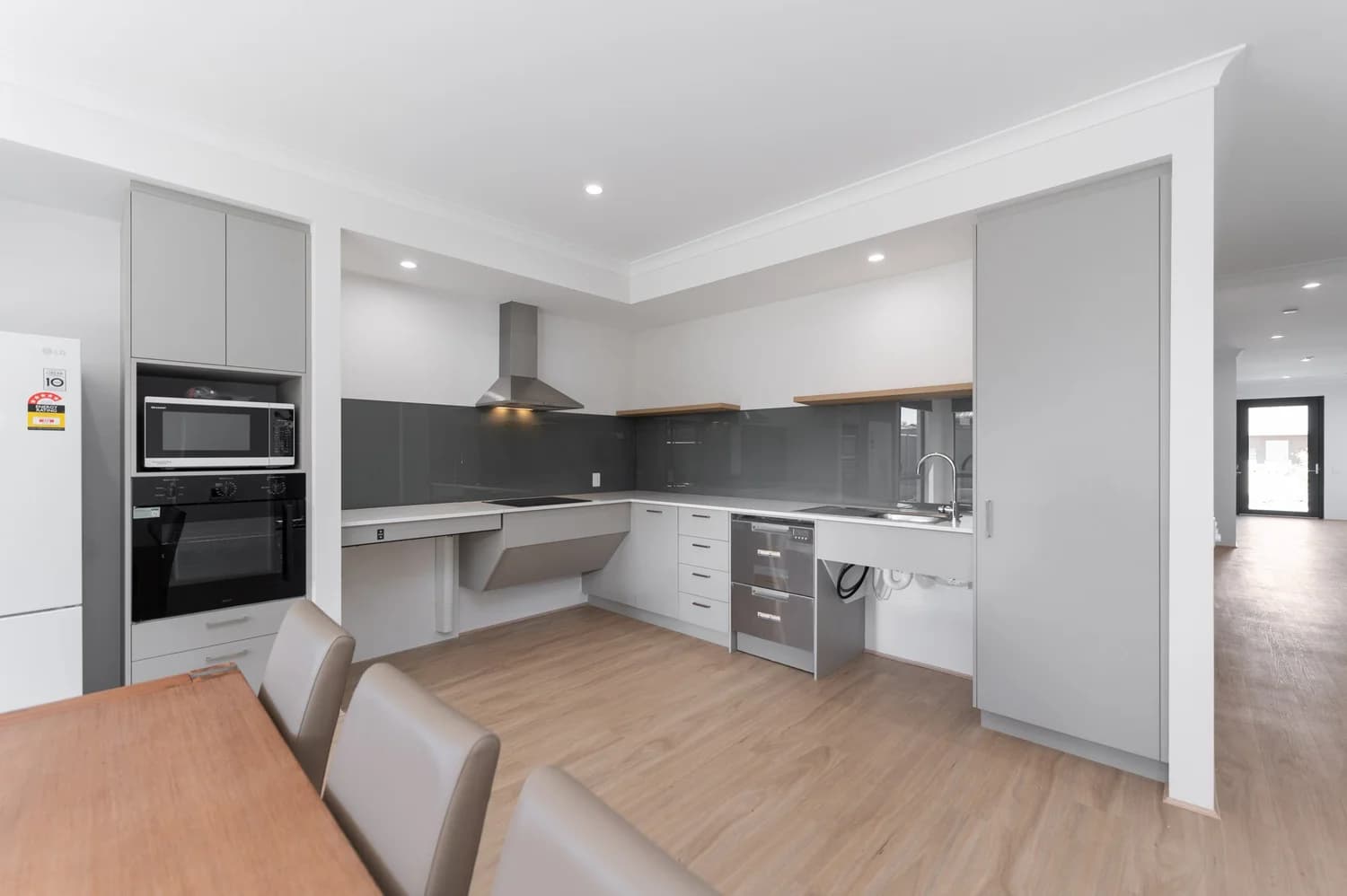 Baldivis modern kitchen